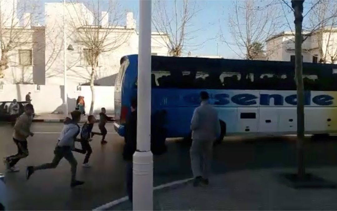 De Tetuán a Ceuta: así intentan colarse menores en un autobús